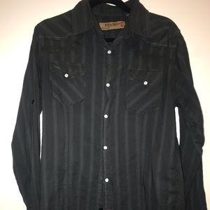 BLACK AND GRAY STRIPED BUTTON UP